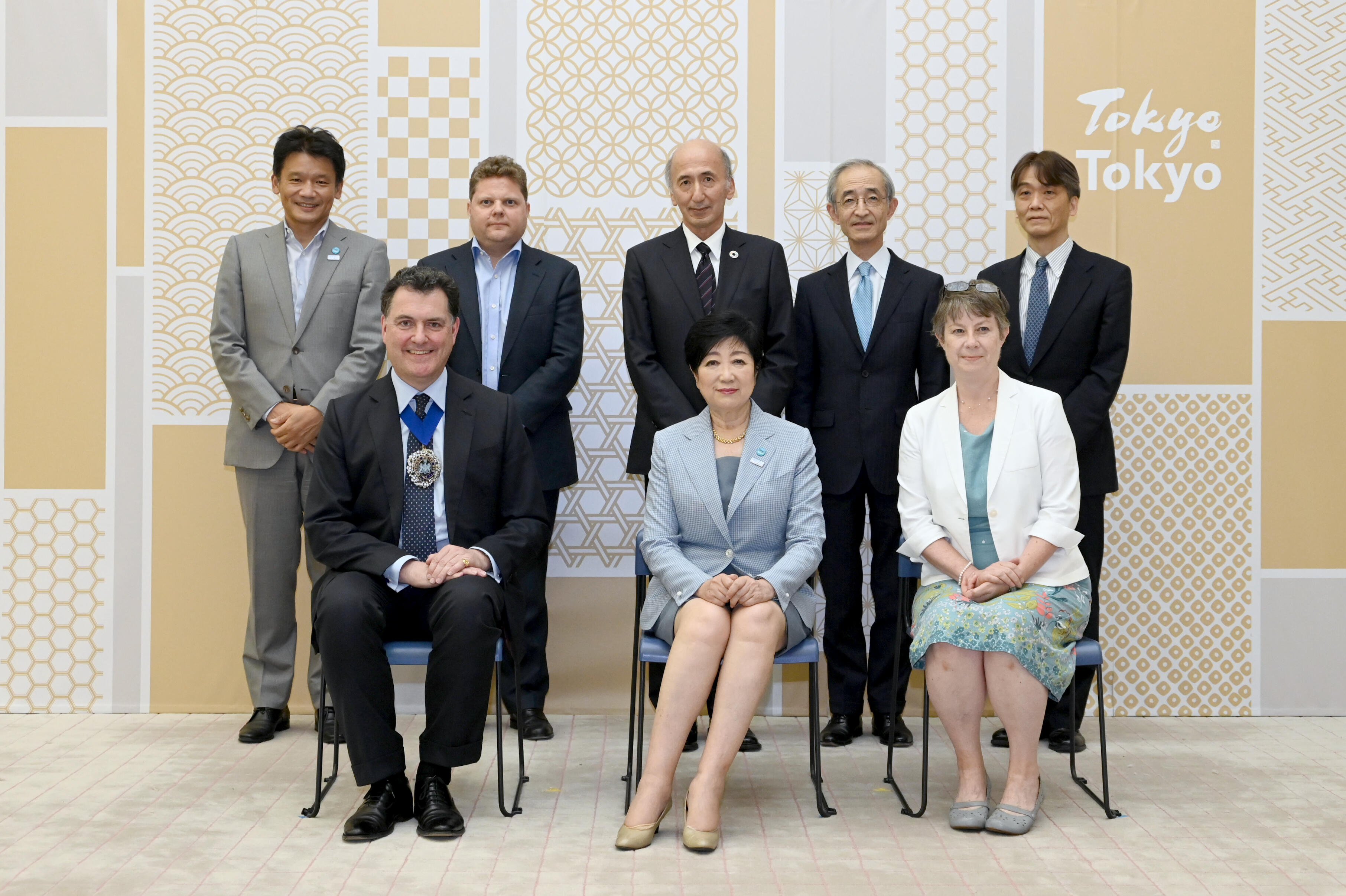 画像：英国ロード・メイヤー一行と知事との金融ラウンドテーブル２