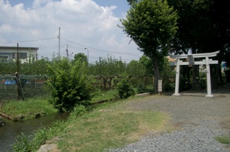 津島神社とナシ畑